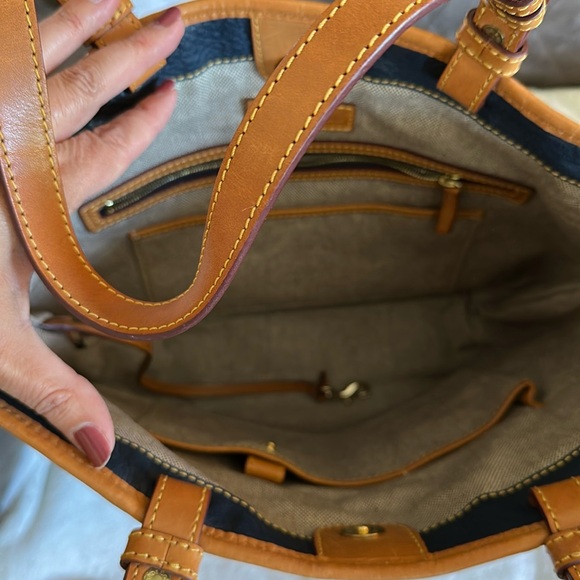 Nice Dooney & Burke Navy bag - Picture 4 of 9